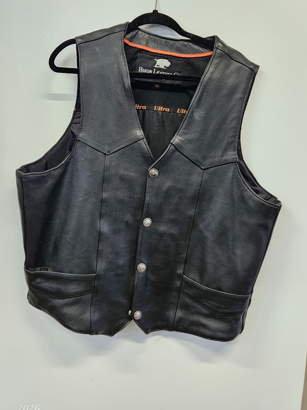 Bison Leather Co -Mens Black Leather Motorcycle Biker Vest Size 52 Western Yoke